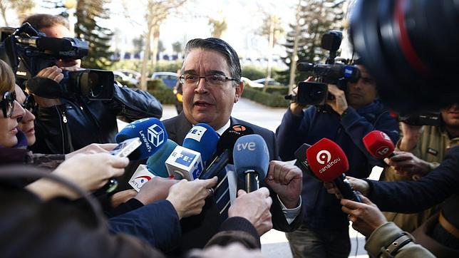 Vela mantiene ante el juez su versión inicial sobre el informe de Cooperación