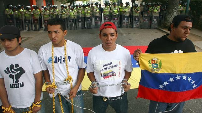 Las fotos de Chávez no convencen