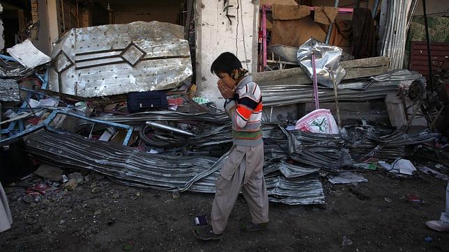 Asciende a 80 el número de muertos por el atentado con camión bomba en Pakistán