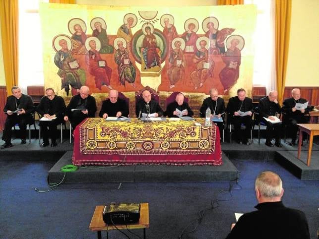 Obispos, arciprestes y vicarios de Castilla «estudian» el Catecismo