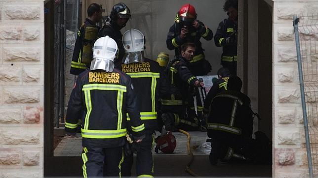 Los bomberos catalanes anuncian que se negarán a actuar en los desahucios