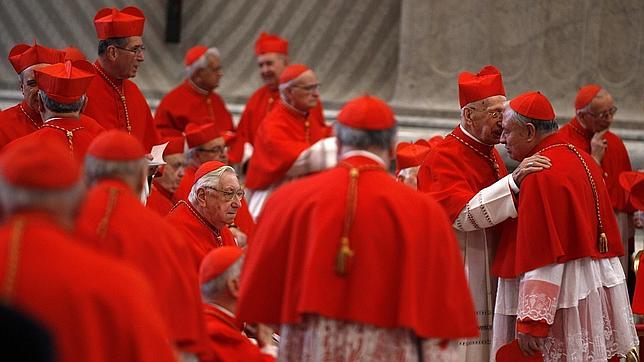 La renuncia de un cardenal de Yakarta reduce a 116 los miembros del Cónclave