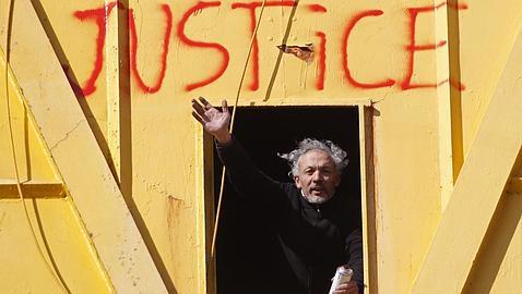 «Cada vez hay más niños huérfanos de padres en vida»