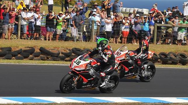 Carlos Checa inicia el Mundial de Superbikes en el hospital