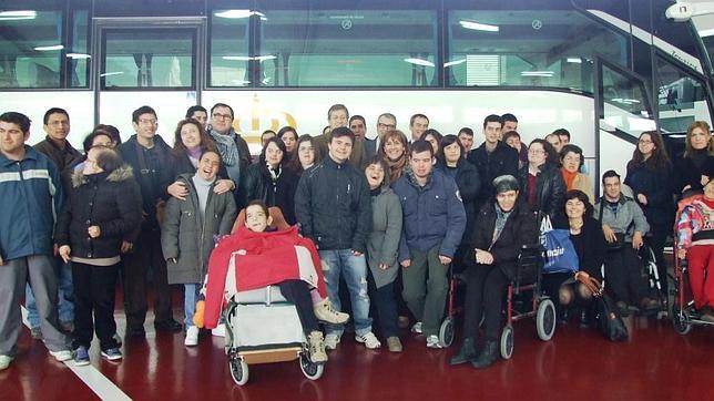 Las personas con discapacidad podrán desplazarse en los autobuses de la Región