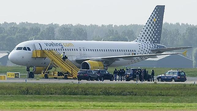 La CNMV autoriza la OPA de IAG sobre el 100% de Vueling