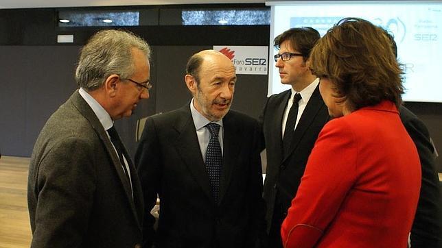 Rubalcaba espera que la relación con el PSC se mantenga «en la misma buena línea»