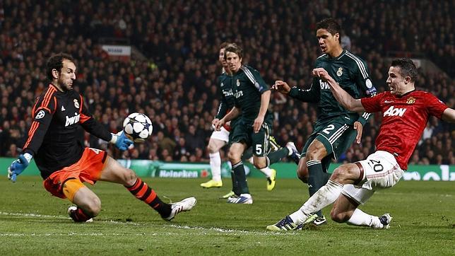 Diego López levantó un muro en Manchester