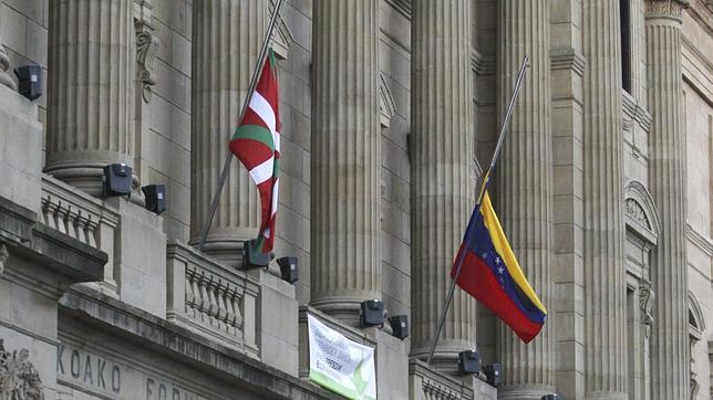 Duelo en la Diputación de Guipúzcoa por el caudillo Chávez