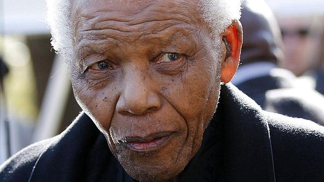 Mandela «se encuentra bien» tras volver a casa después de un examen médico «rutinario»