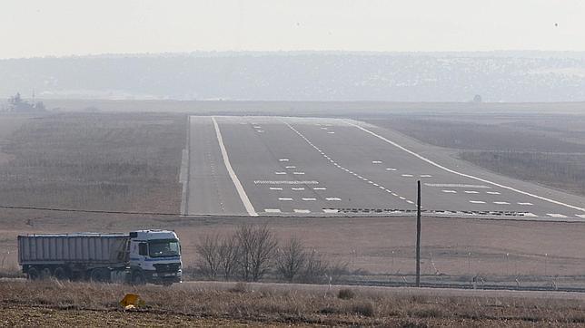 Cinco millones de euros para el «párking» de aviones de Teruel