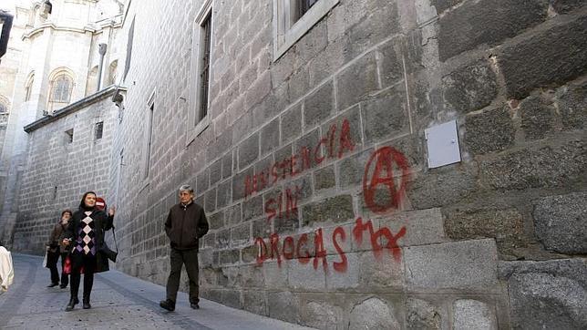 Detenido un joven por realizar cerca de 100 pintadas en el Casco Histórico