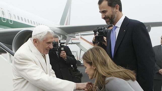 Los Príncipes tienen previsto asistir a la entronización del Papa Francisco I