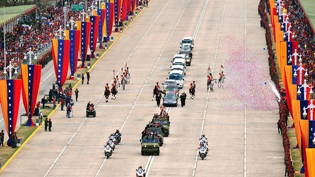 Caracas se paraliza para despedir a Chávez