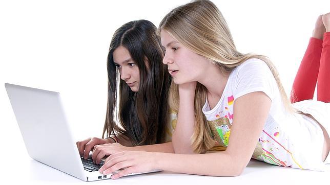 Las chicas acosan más que los chicos por internet
