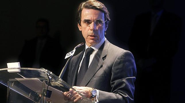 Aznar llama a restaurar la ejemplaridad y la transparencia