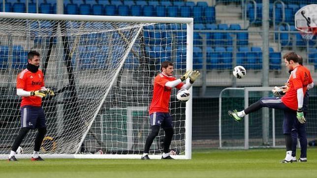 Casillas ya está en condiciones de jugar