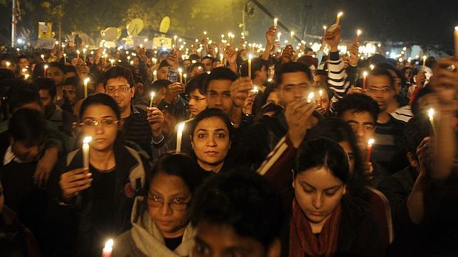 La India aprueba una nueva ley que endurece las penas por violación