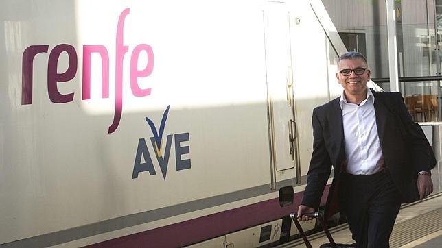 Denuncian a Juan Ramón Lucas por conducir sin puntos