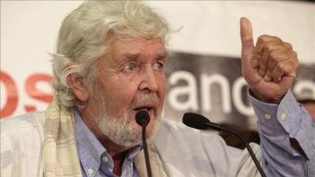 Los diputados de AGE, salvo Beiras por ausencia, entregan sus declaraciones