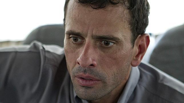 Capriles acusa a Maduro de corrupto por usar fondos públicos en su campaña