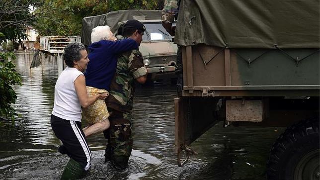 Más de 50 personas fallecen en Argentina  por el fuerte temporal de lluvias