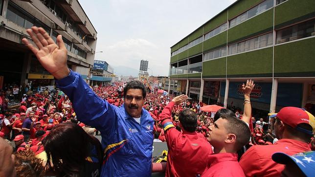 Maduro llama «inhumanos» y «antipatria» a quienes se burlan de la aparición del «pajarito» de Chávez