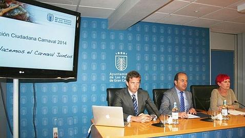 Cardona democratiza las decisiones del Carnaval 2014 al abrirse a la opinión popular