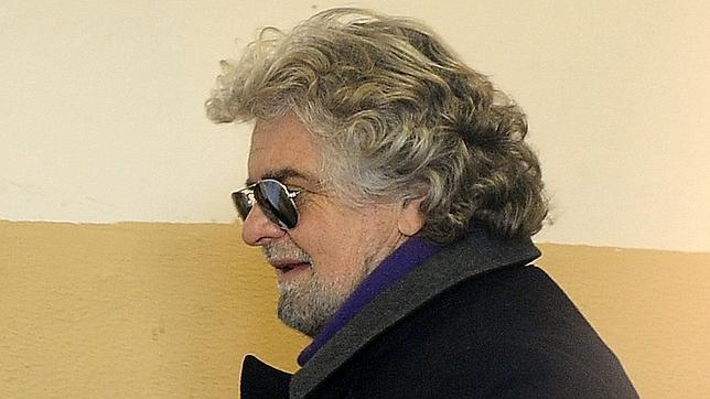Grillo reúne a sus parlamentarios en un lugar secreto