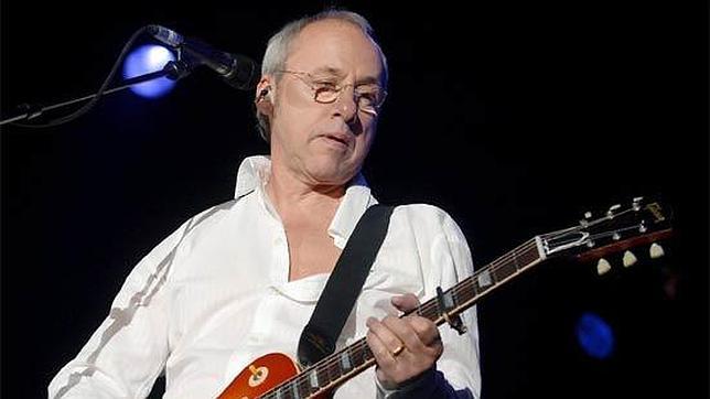 Mark Knopfler cancela sus conciertos en Rusia por la persecución gubernamental a las ong