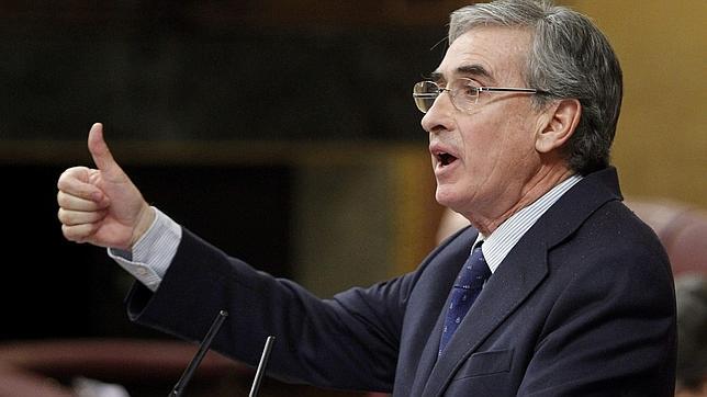 El PSOE afirma que «España sigue necesitando la figura integradora» del Rey