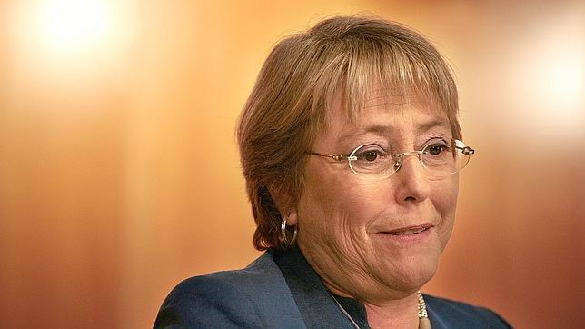 Los socialistas chilenos proclaman a Bachelet precandidata a la presidencia