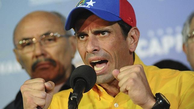 Capriles urge a un «cacelorazo» que retumbe en todo el mundo como protesta contra Maduro
