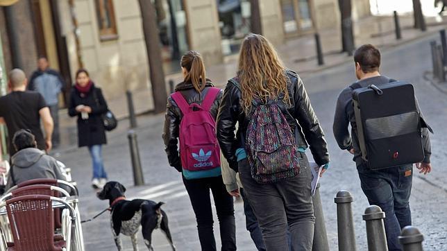 Se ofrecen 450 becas para alumnos de FP. Salario: entre 350 y 450 euros