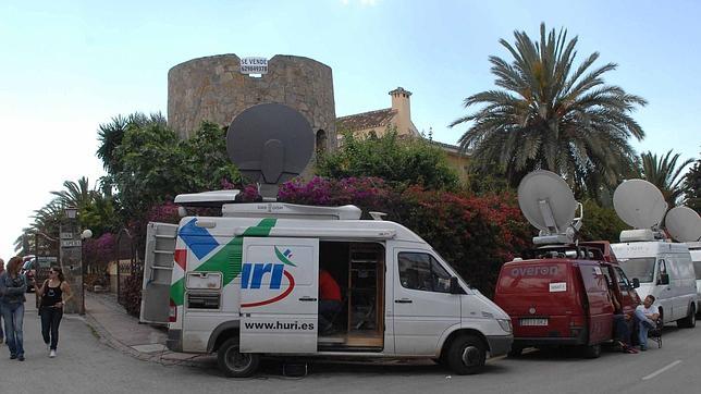 La letrada de Pantoja: «De momento no hay que vender nada»