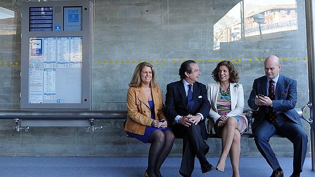 Llegan a Madrid las marquesinas inteligentes