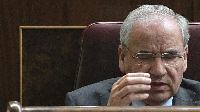 Alfonso Guerra: «Sólo una jornada de 32 horas en cuatro días obligará a los empresarios a crear empleo»