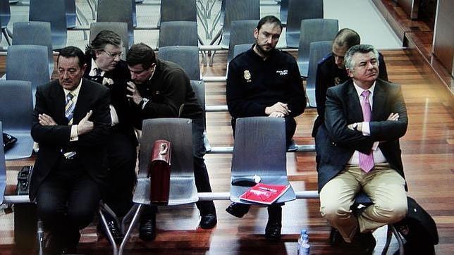 Muñoz y Roca vuelven al banquillo por el «segundo saqueo» de Marbella