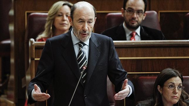 Rubalcaba, sobre los movimientos de Madina y Patxi López: «El PSOE no está en eso»