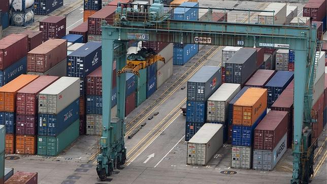 El déficit comercial se reduce un 36,8% en los primeros dos meses del año