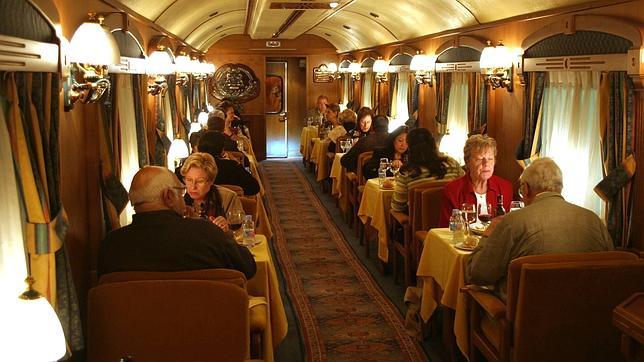 Cena en el Transcantábrico