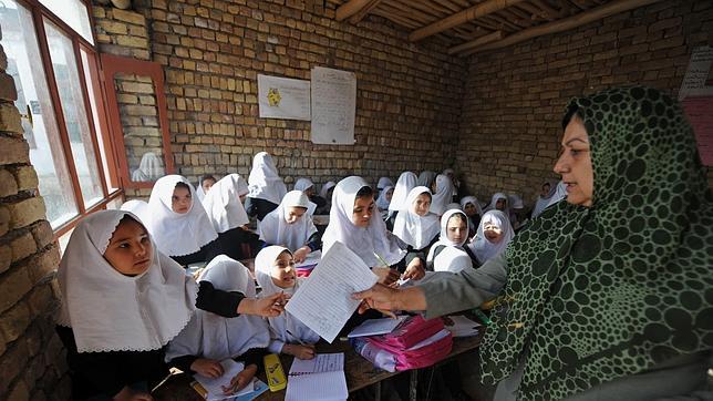 Un grupo islamista envenena a 48 niñas en un colegio de Afganistán