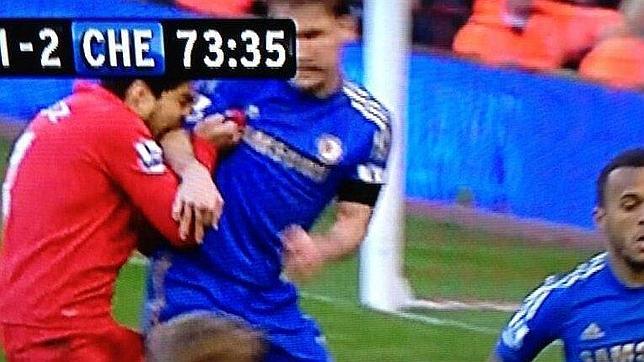 Ofrecen a Luis Suárez un curso para controlar su ira por su mordisco a Ivanovic