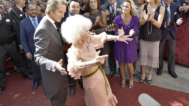 Imagen de la duquesa bailando y celebrando su boda con Alfonso Diez en 2011