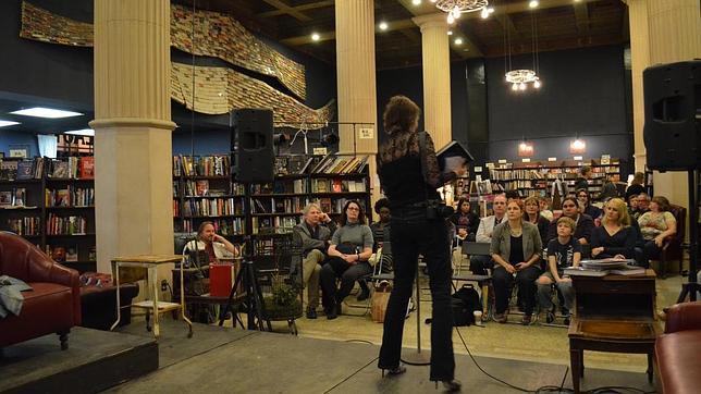 Un encuetro literario en The Last Book Store