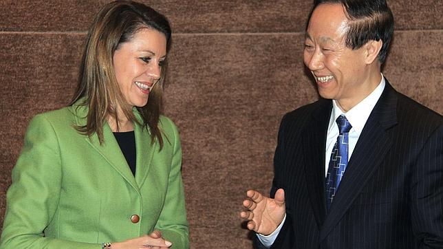 Cospedal insiste en que participar en acosos a políticos es «totalitario y fascista»