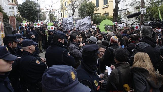 El juez interroga al marido y a la madre de Santamaría como testigos del acoso en su domicilio
