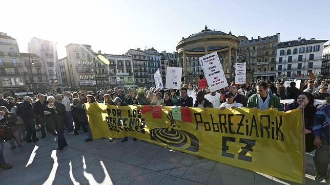 Bruselas aprueba por primera vez proteger a los hipotecados frente a los abusos financieros