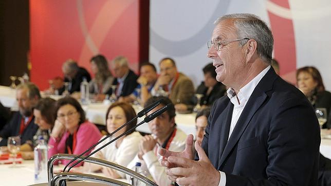 «Pachi» saca adelante su calendario con la abstención de un tercio del Comité