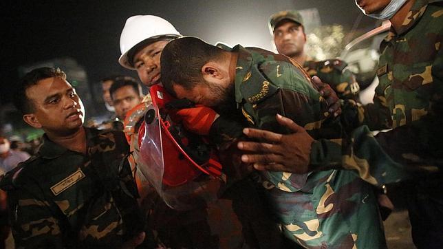 Un incendio acaba con la última superviviente del derrumbe en Bangladesh
